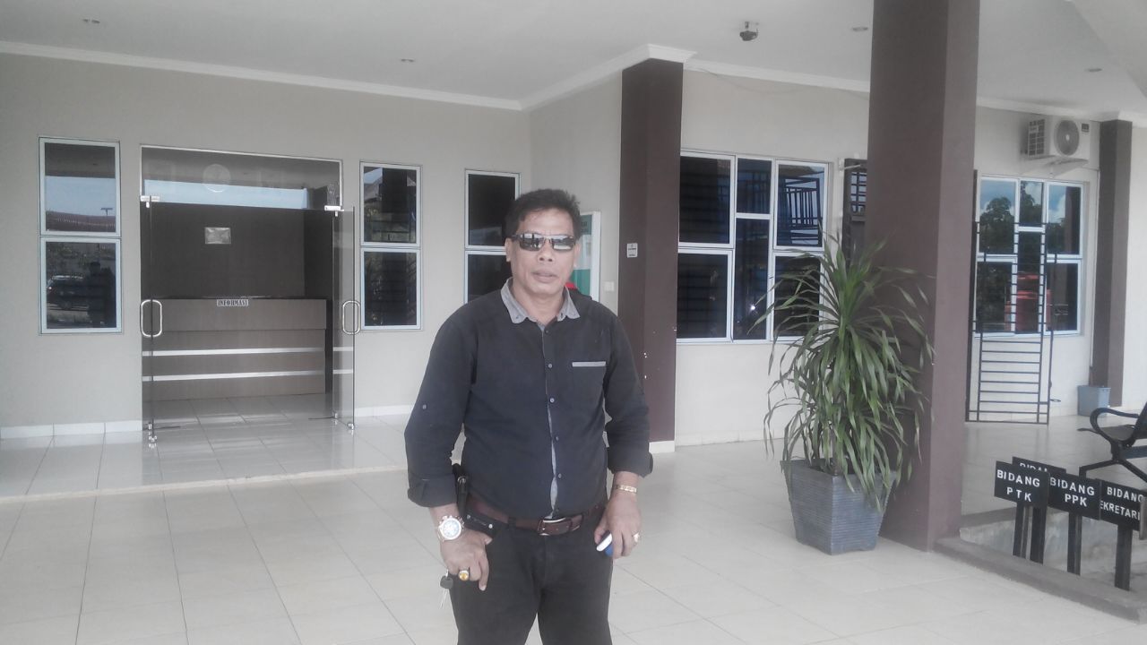 “Tengku Dahlan” Kepala BKD Kota Tanjungpinang, “Saya akan panggil ibu Camat yang kurang berpengalaman itu