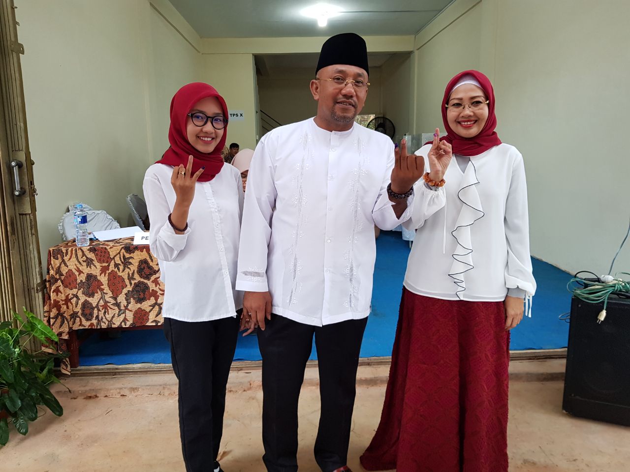 Ini Lokasi Pencoblosan H Lis Darmansyah Paslon Walikota Tanjungpinang No. Urur 2, Bersama Keluarga
