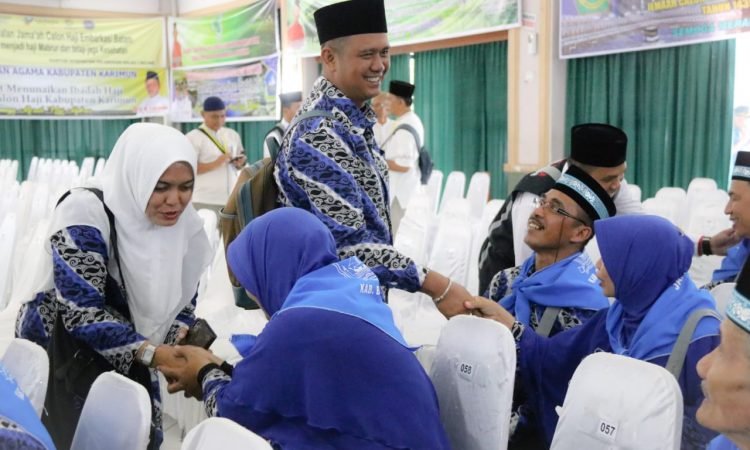 Bupati Bintan Beserta Istri Ikut Ibadah Haji
