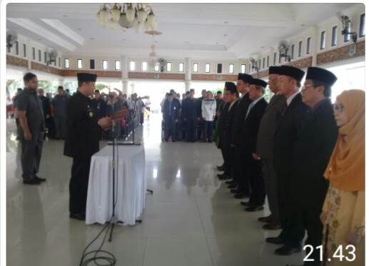 Teddy Meilwansyah, SSTP, MM. Lantik 8 Pejabat Eselon II Lingkup Pemkab Muara Enim