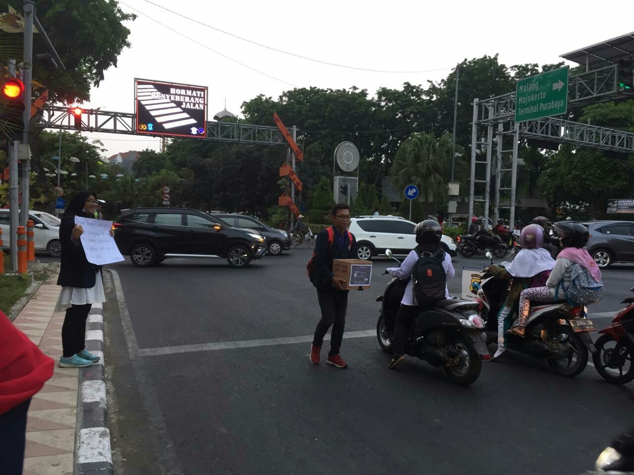 HMJ Hukum Unesa Galang Dana Untuk Palu dan Donggala