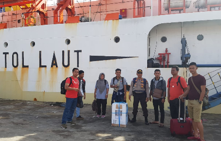 Polsek Tambelan Kawal Ketat Penggeseran Kotak Suara Hasil Pleno PPK