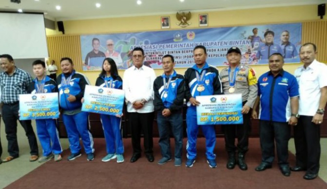 Apri. Berikan Bonus Apresiasi Pada Pelatih dan Atlet Berprestasi