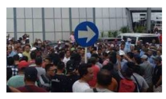 Rebutan Penumpang, Sopir Taksi Online dan Komersial Ribut