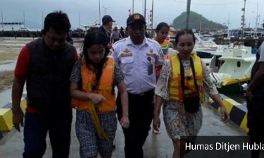 Terjebak Cuaca Buruk, Kapal Kayu Pembawa Turis Tenggelam