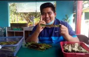 Beli Otak-otak, Cawabub Robby Kurniawan Ajak Masyarakat Bangga Beli Produk Bintan