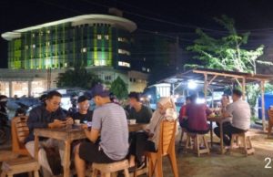 Nikmati Sensasi Ngopi Beratapkan Langit di Kedai Kopi Rakyat