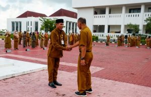 Pimpin Apel Pagi, Sekdaprov Himbau Pegawai ASN Menjadi Contoh Masyarakat