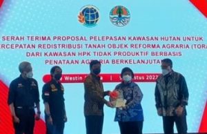 Percepat Redistribusi Tanah, Kementerian ATR/BPN Serah Terima Proposal ke KLHK