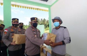 Wakapolda Kepri ke Lingga, Tinjau Pos Polisi di Pulau Berhala hingga Beri Bantuan Sembako